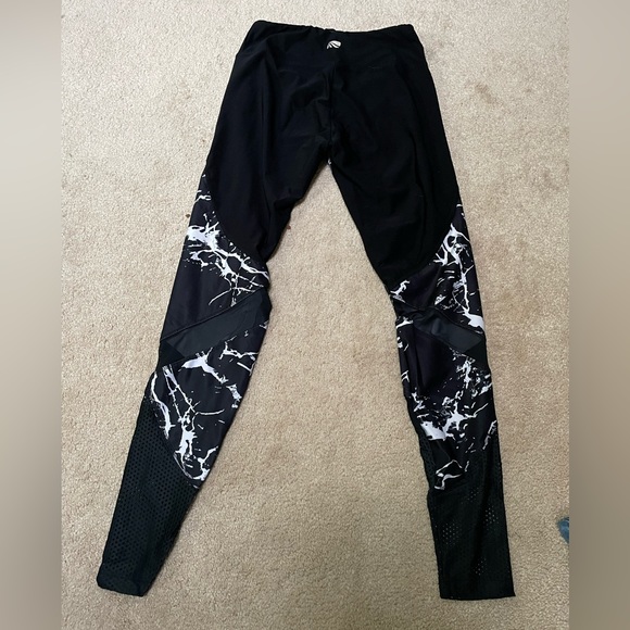 Athletic leggings size S - Picture 2 of 4